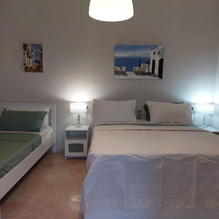 Esther Guest House Castel Volturno Exterior foto