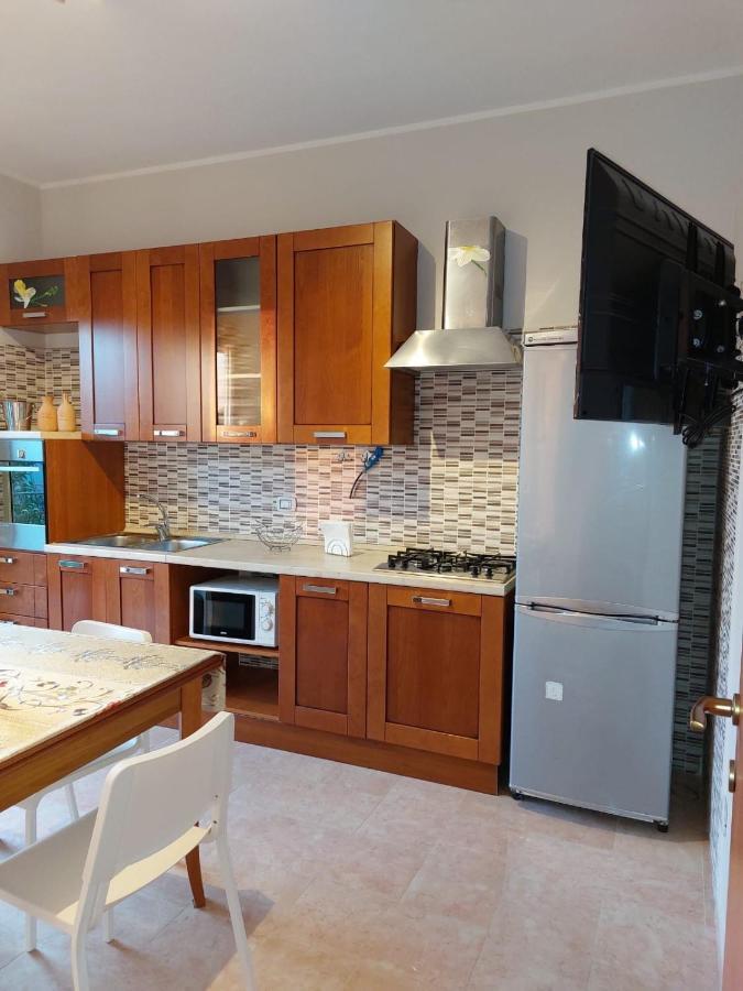 Esther Guest House Castel Volturno Exterior foto